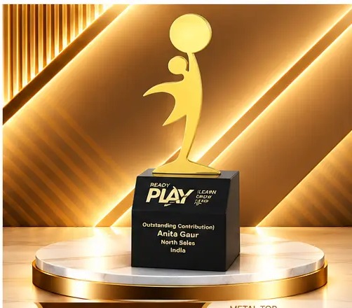 Golden Sporting Figure Achievement Trophy 3881